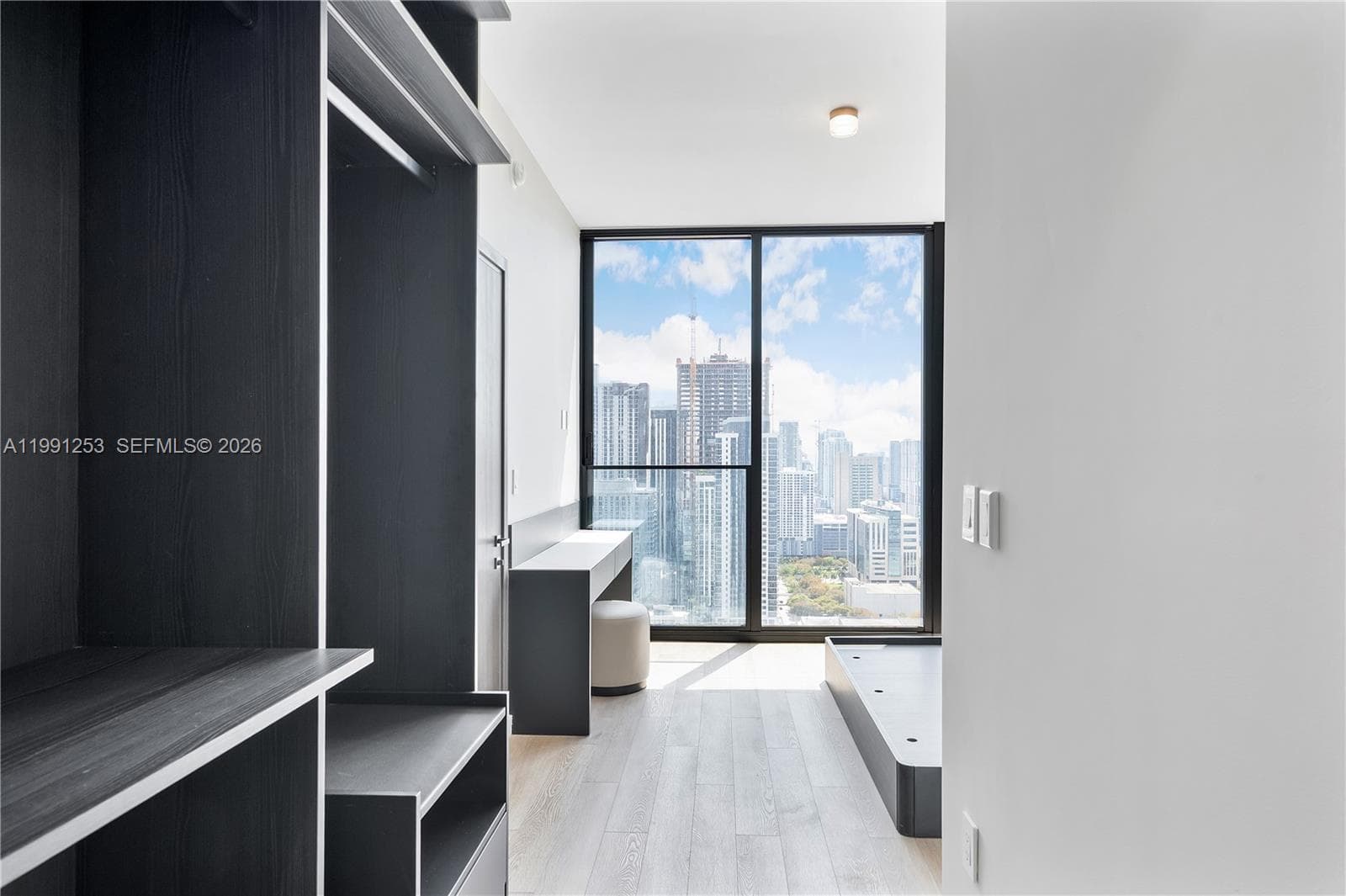 20 NE 11th St # 3809, Miami FL 33132 — 22