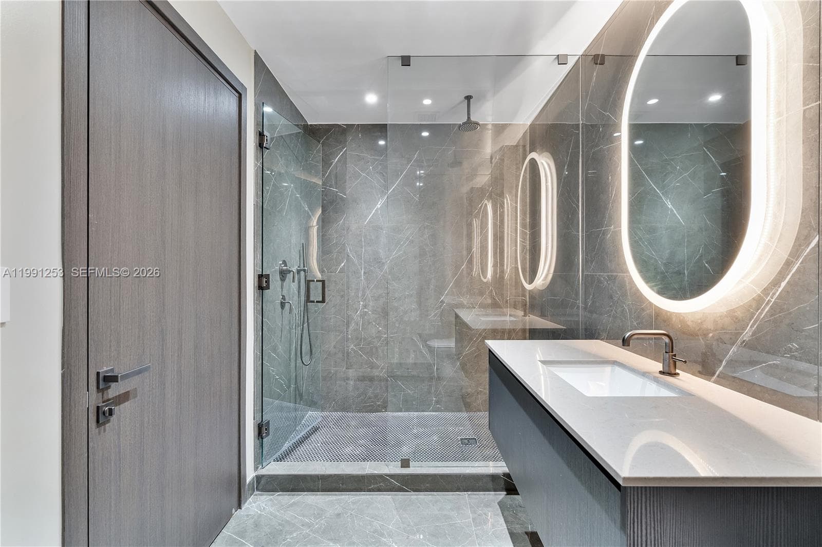20 NE 11th St # 3809, Miami FL 33132 — 24