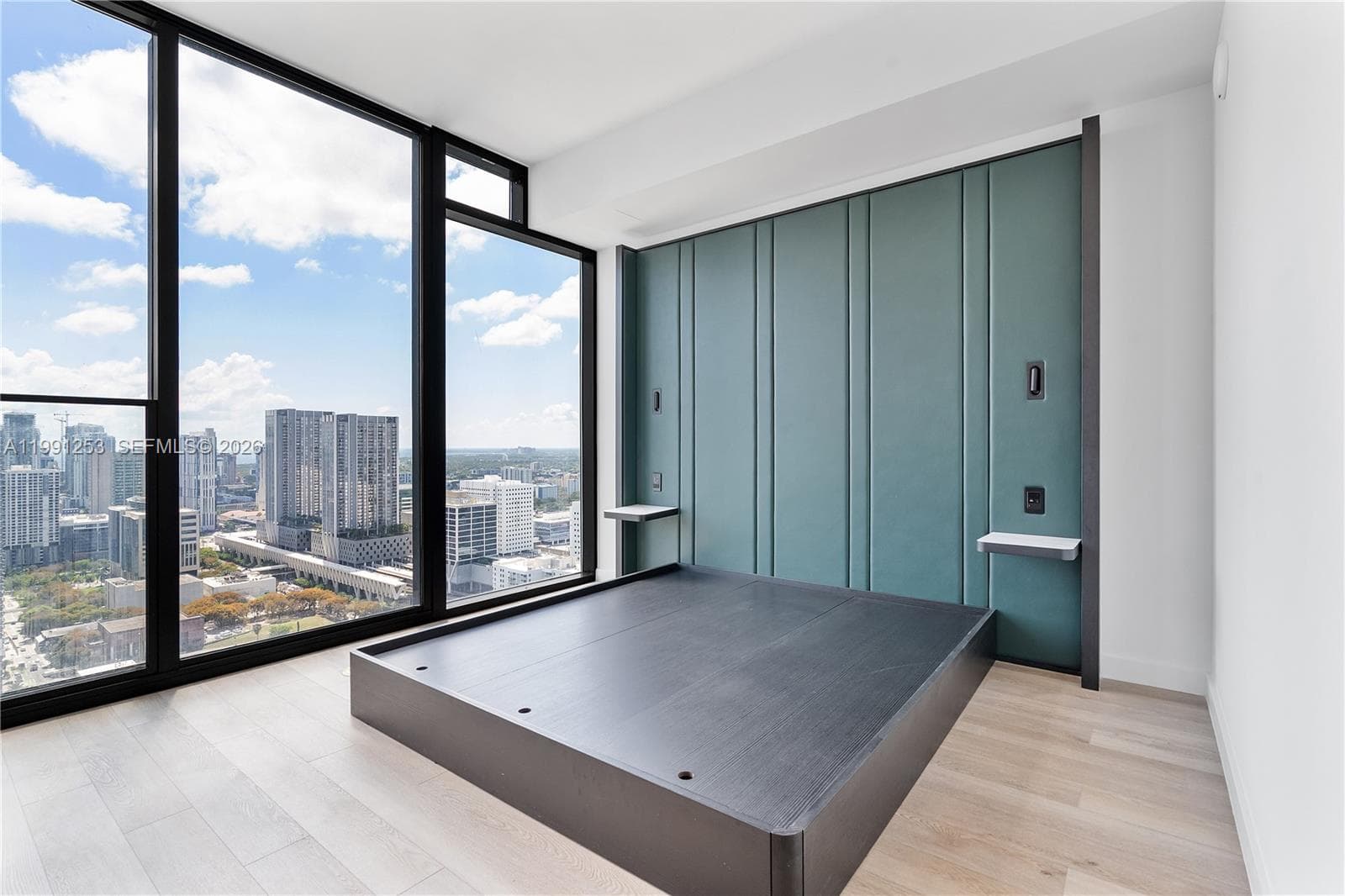 20 NE 11th St # 3809, Miami FL 33132 — 19