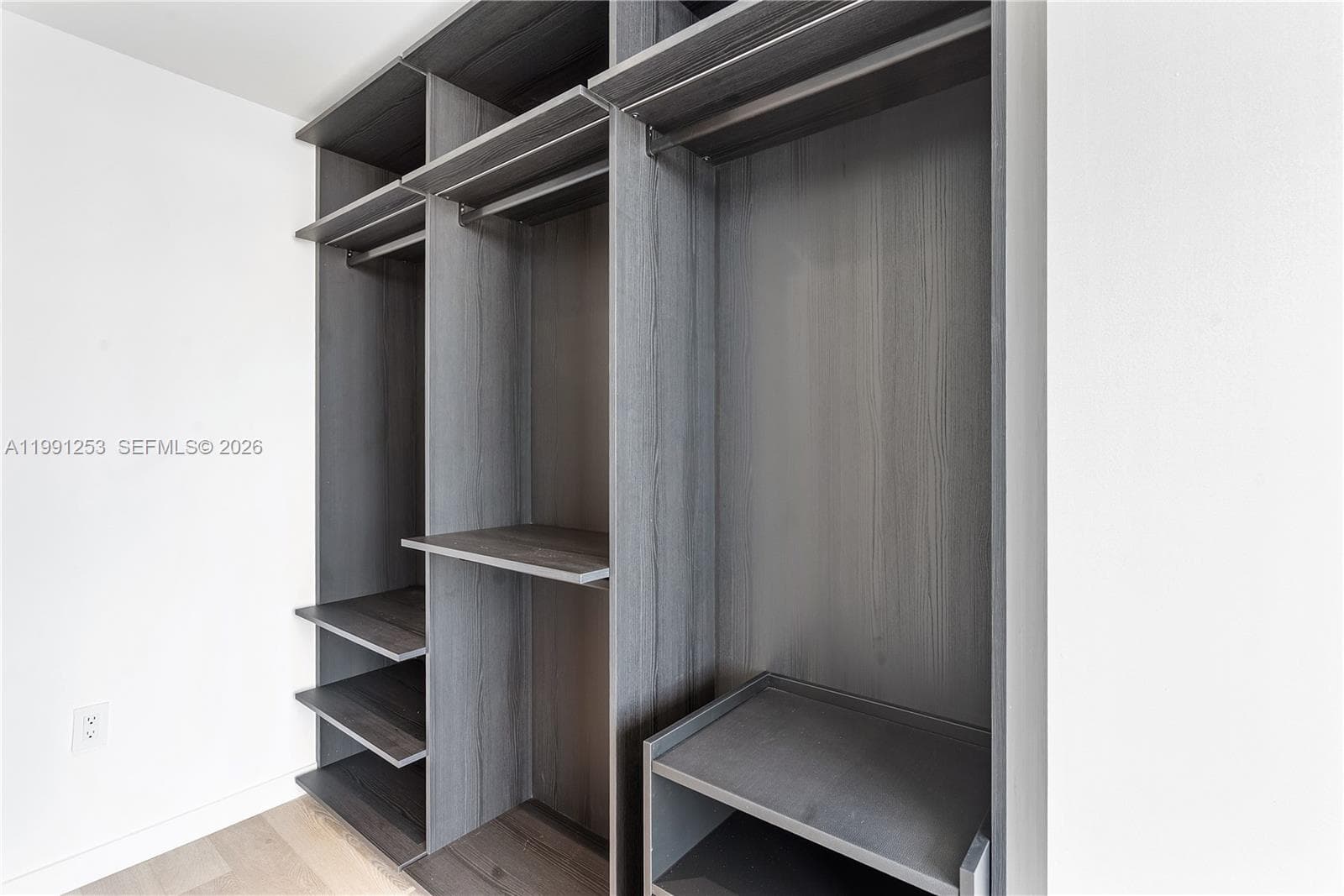 20 NE 11th St # 3809, Miami FL 33132 — 21