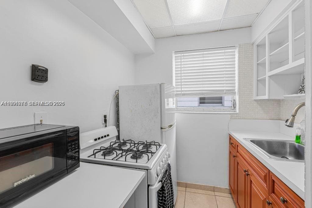 200 76th St # 59, Miami Beach FL 33141 — 10