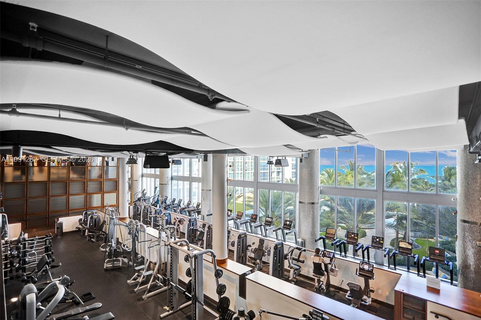 6801 Collins Ave # 314, Miami Beach FL 33141 — 18