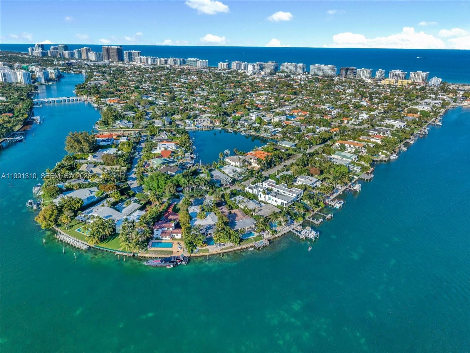 1277 Biscaya Dr, Surfside FL 33154 — 43