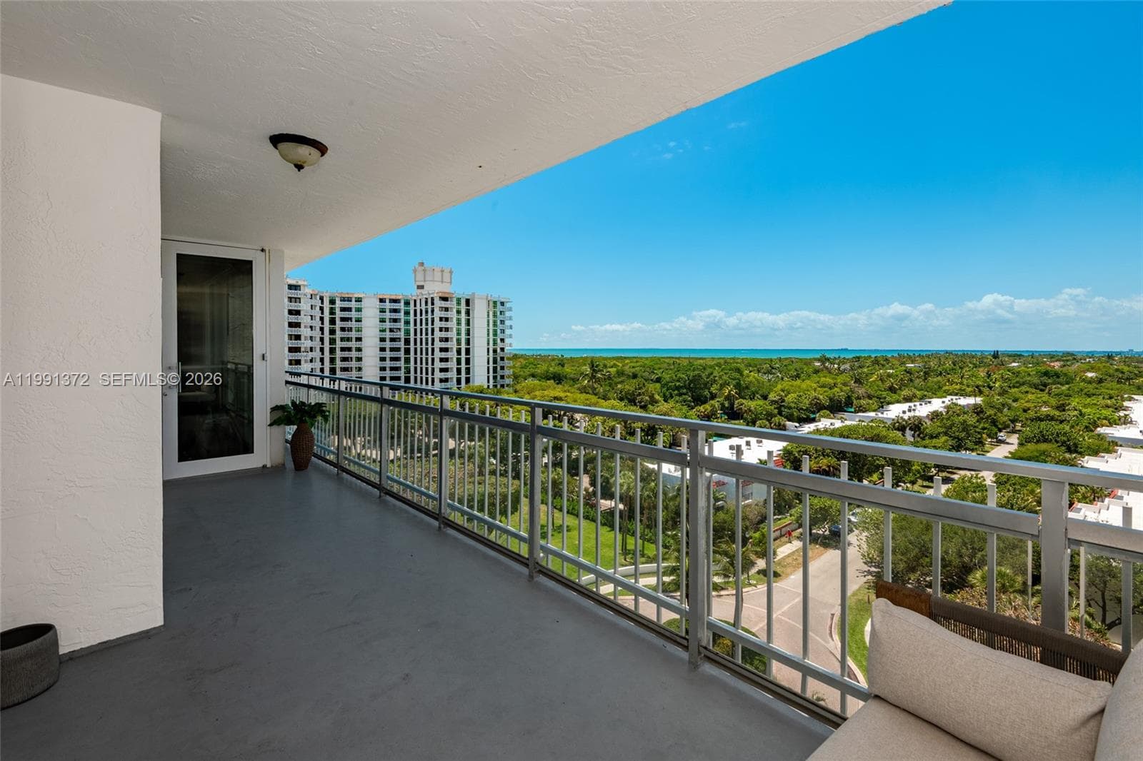 600 Grapetree Dr, Key Biscayne FL 33149 — 28