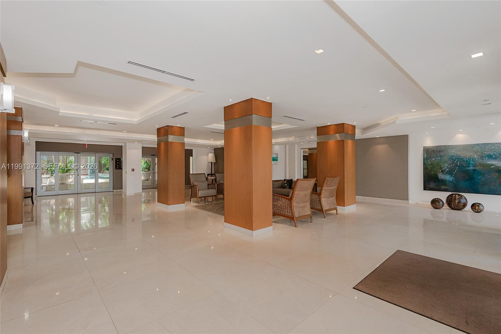 600 Grapetree Dr, Key Biscayne FL 33149 — 33