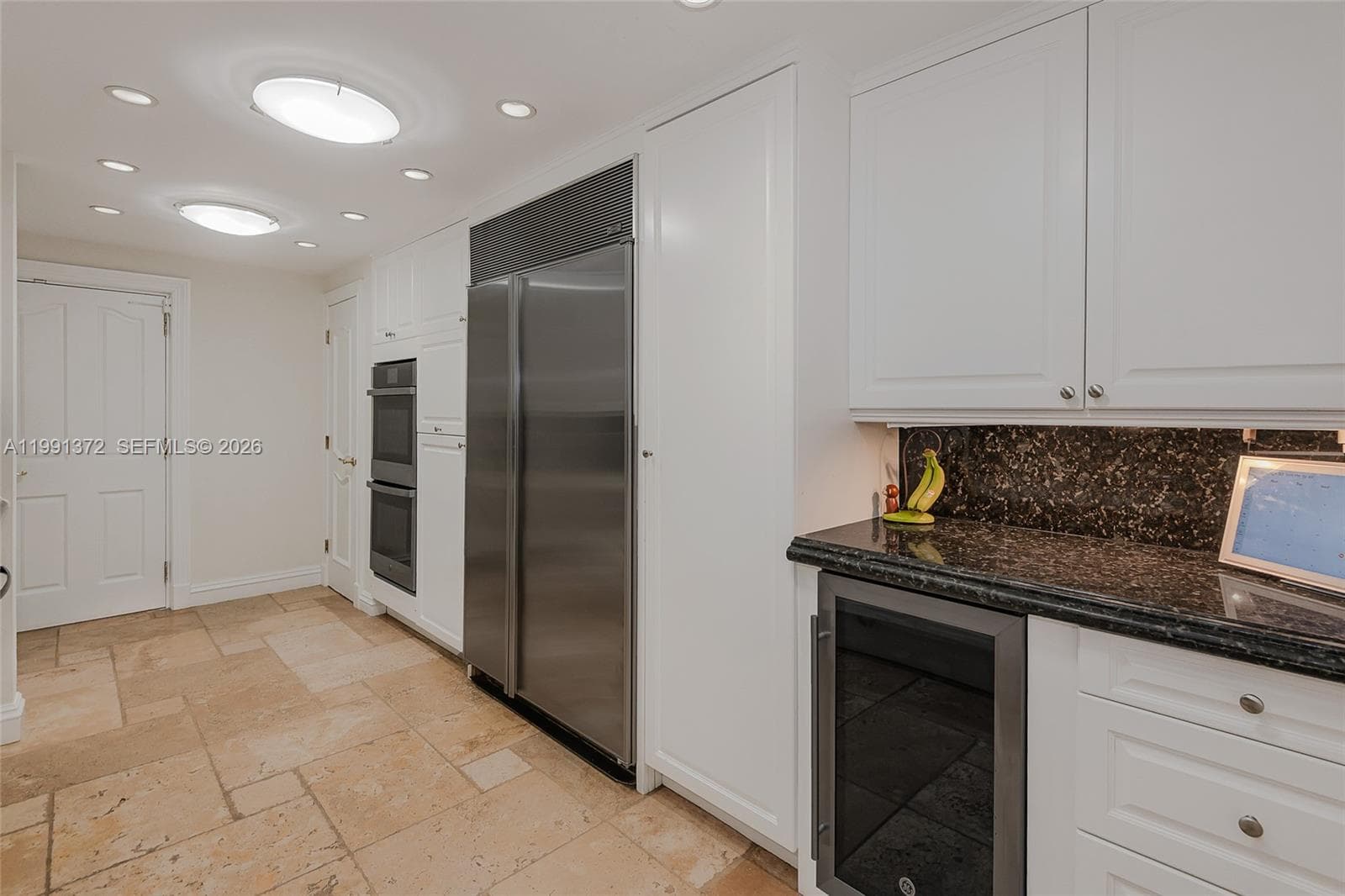 600 Grapetree Dr, Key Biscayne FL 33149 — 11