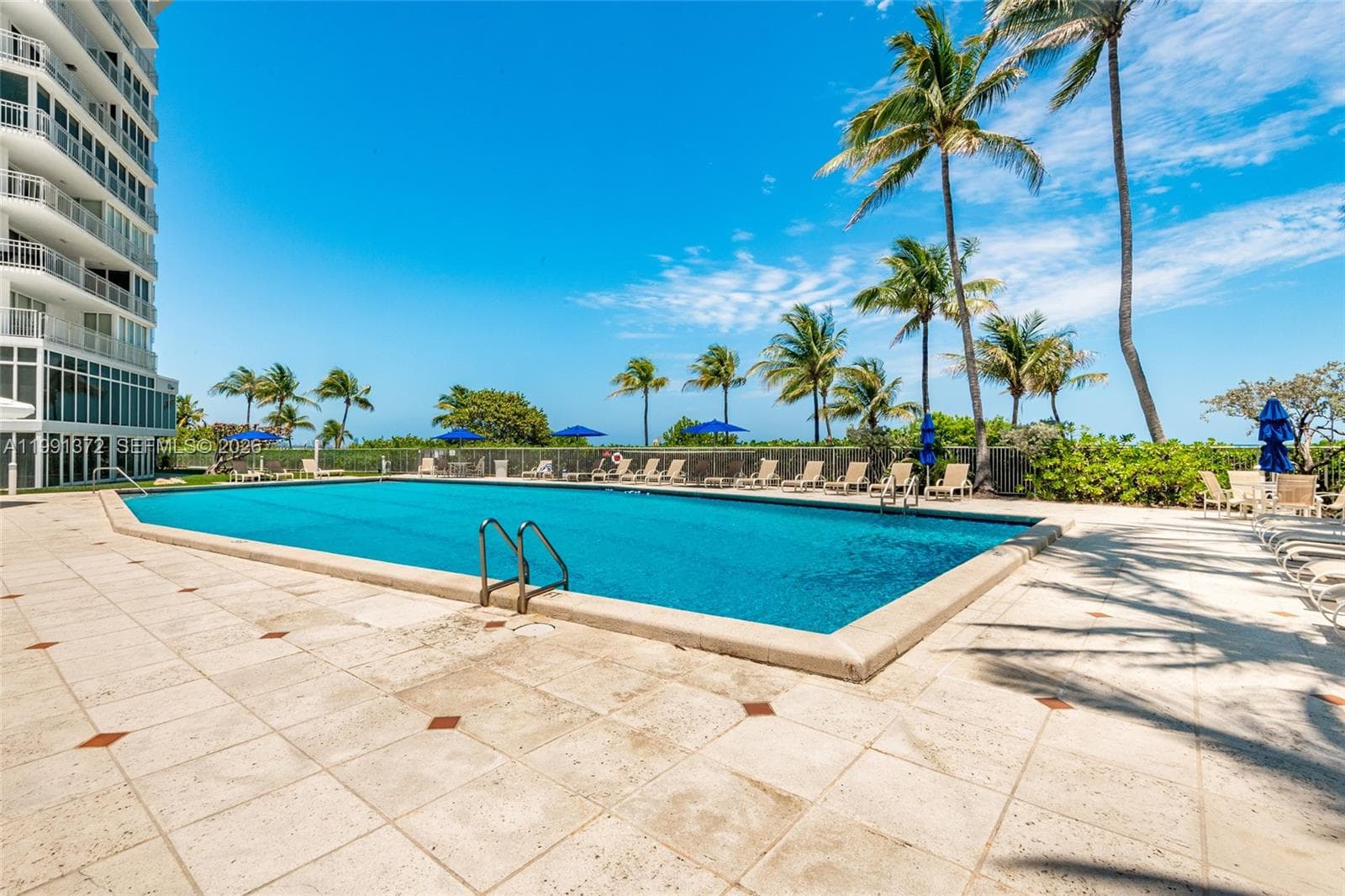 600 Grapetree Dr, Key Biscayne FL 33149 — 39