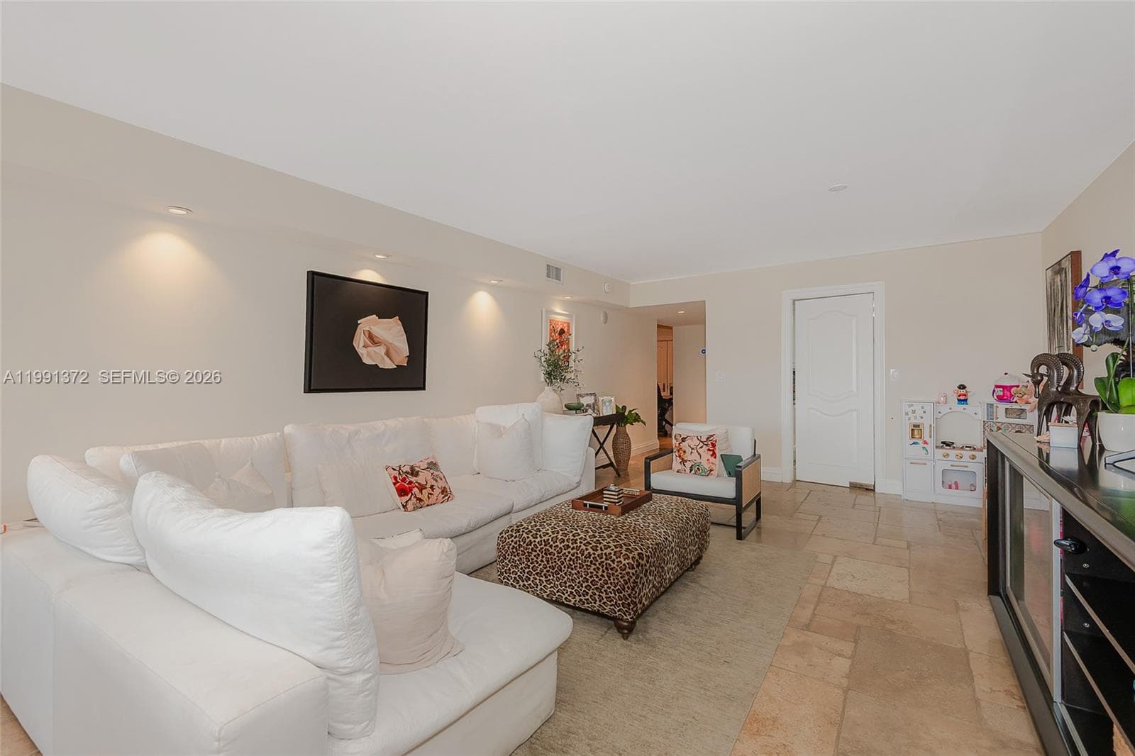 600 Grapetree Dr, Key Biscayne FL 33149 — 8