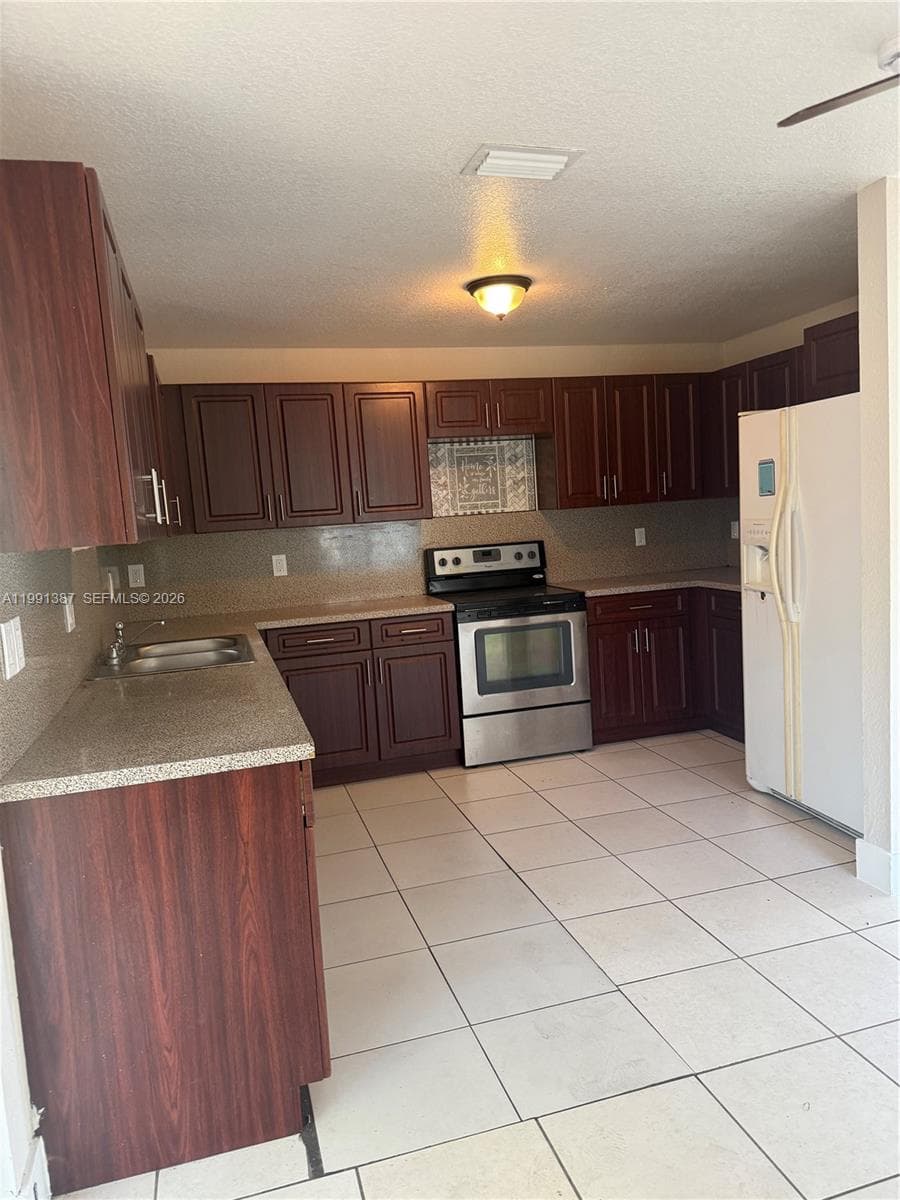 1330 NW 7th Ct, Florida City FL 33034 — 5