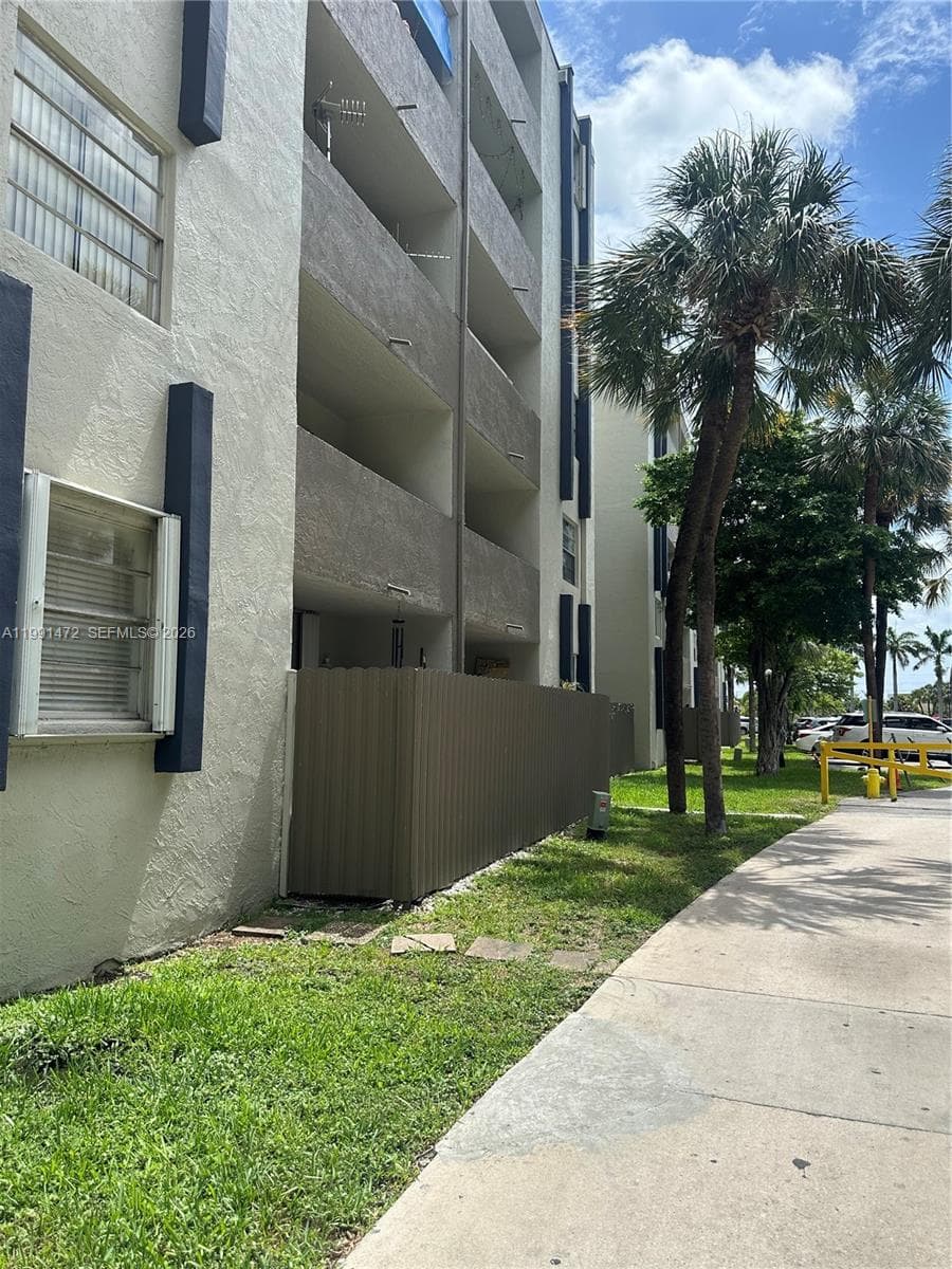 10090 NW 80th Ct # 1350, Hialeah Gardens FL 33016 — 30