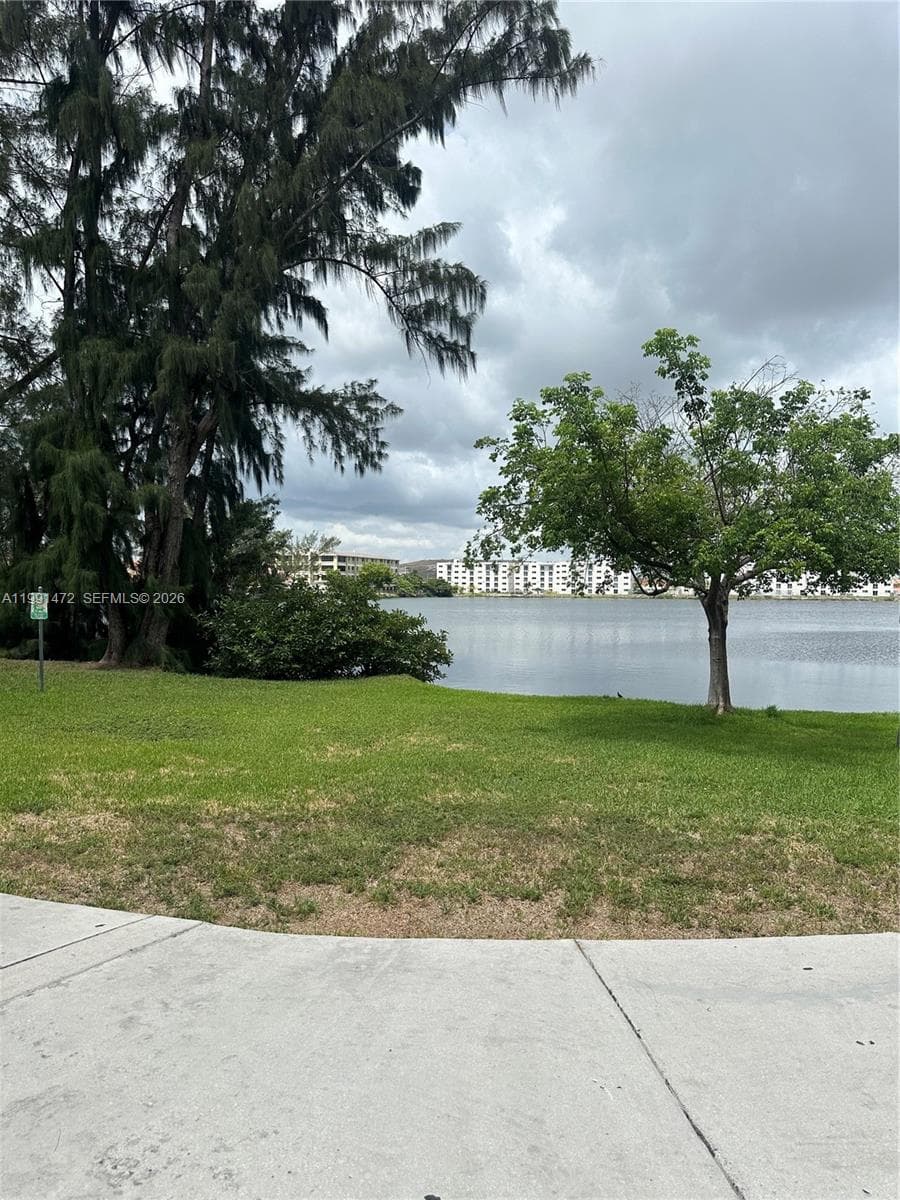 10090 NW 80th Ct # 1350, Hialeah Gardens FL 33016 — 33