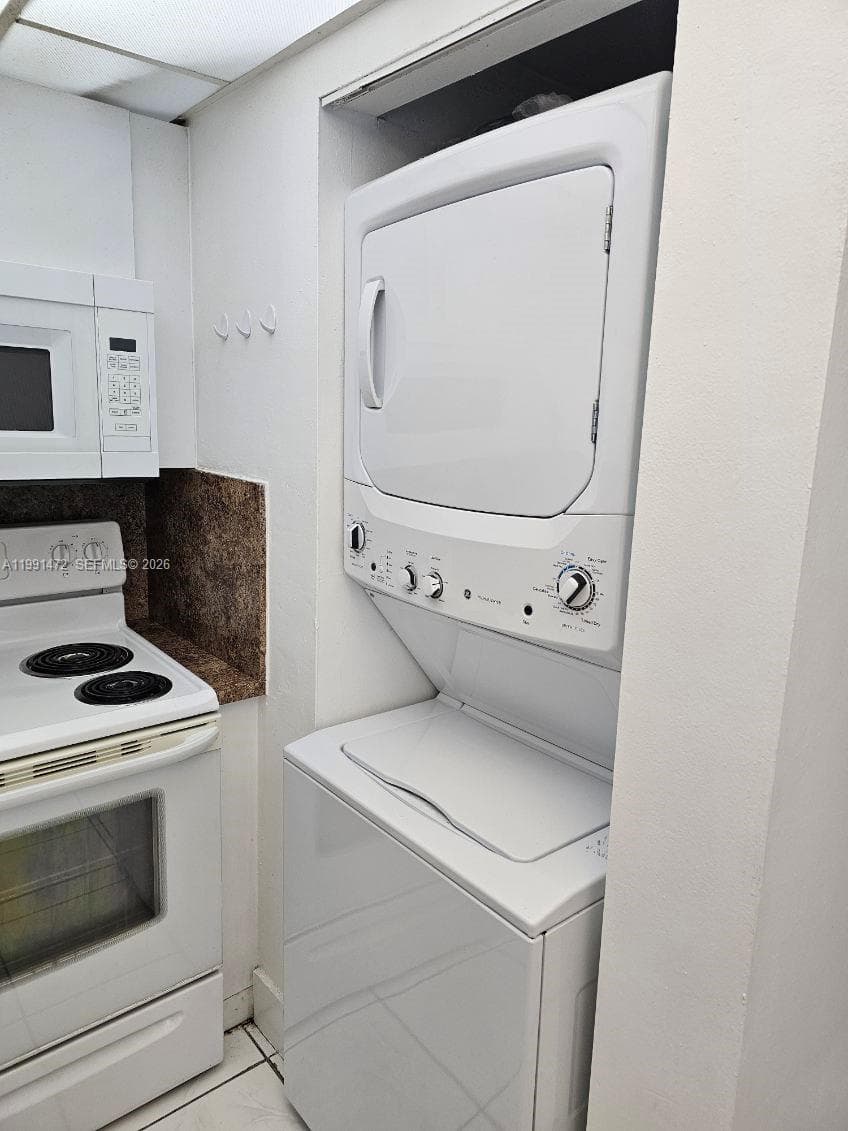 10090 NW 80th Ct # 1350, Hialeah Gardens FL 33016 — 18