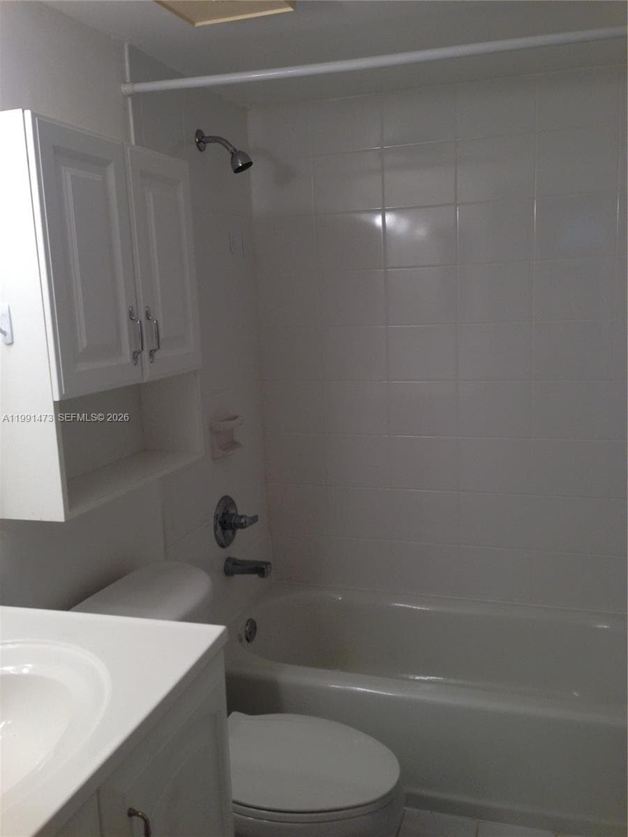 International Park Condo, Miami, FL — 17