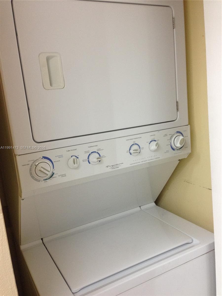 International Park Condo, Miami, FL — 20