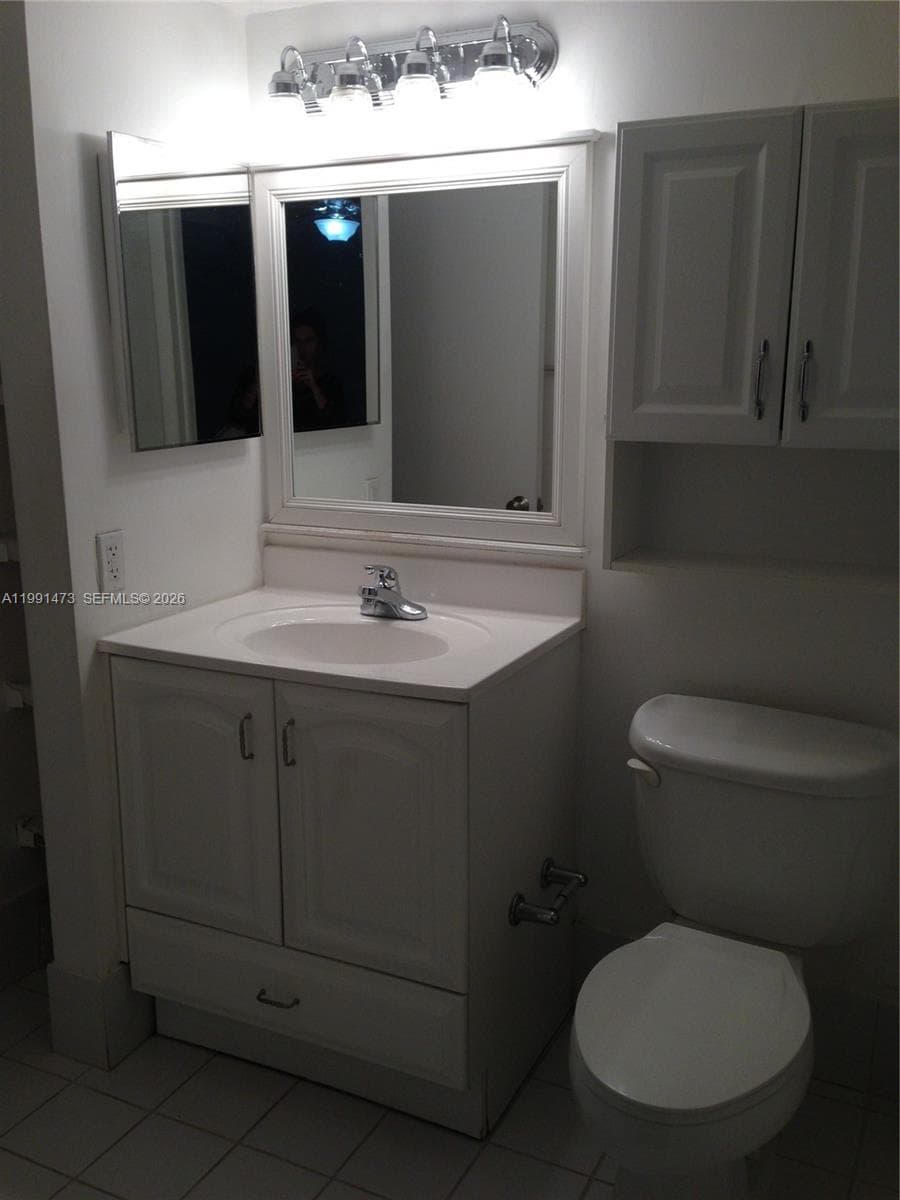 International Park Condo, Miami, FL — 18