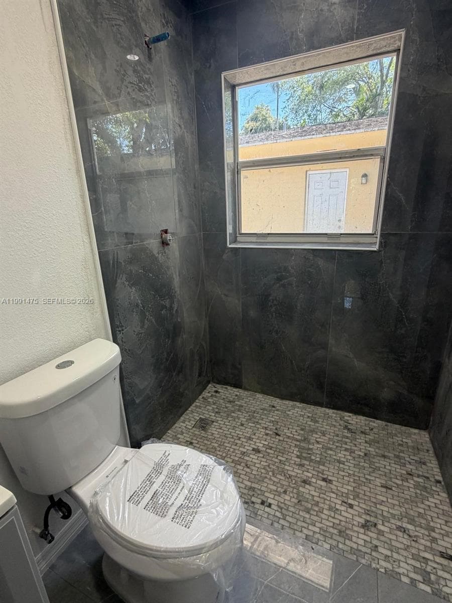 1946 NE 167th St # 3A, North Miami Beach FL 33162 — 5