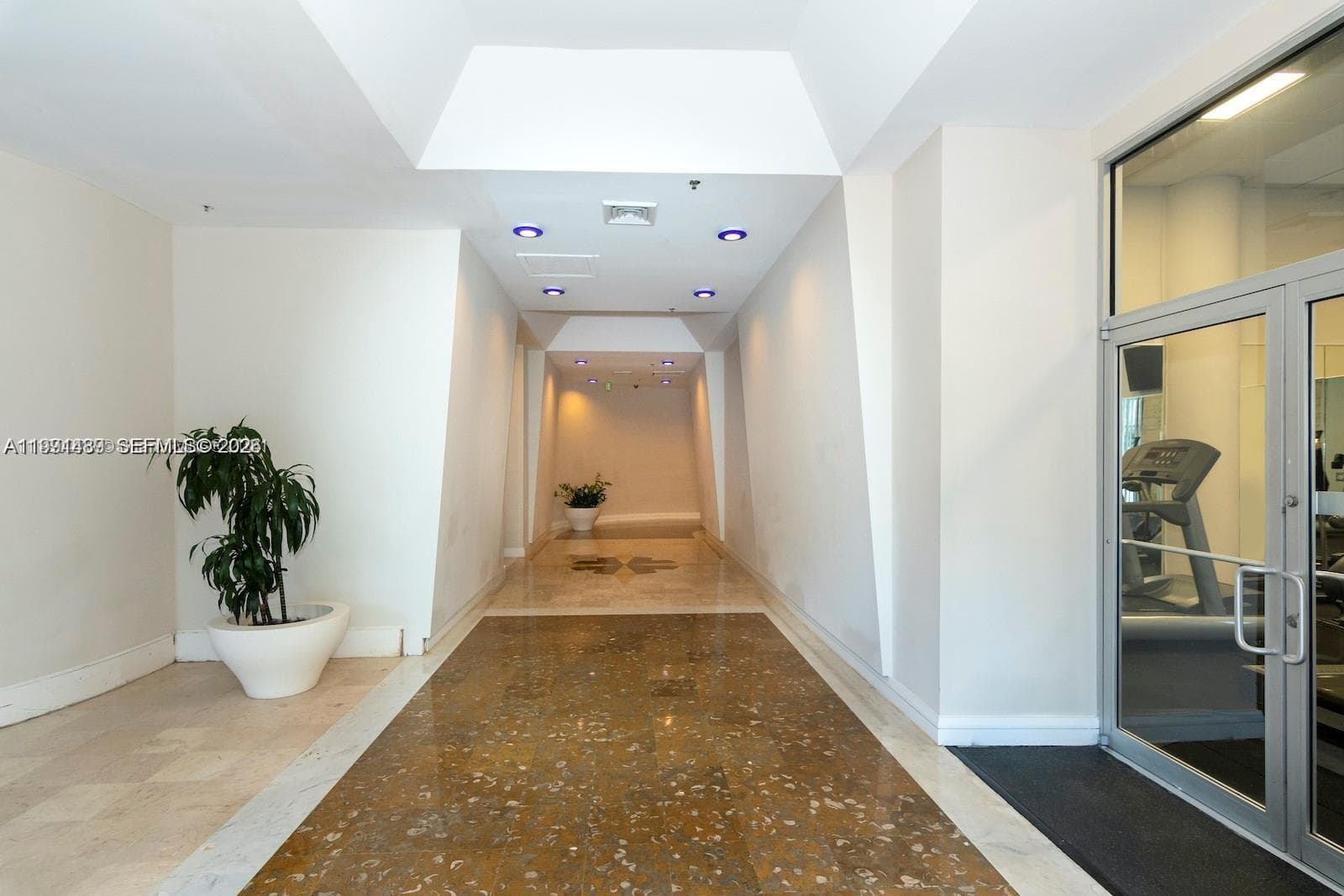 5151 Collins Ave # 1035, Miami Beach FL 33140 — 37