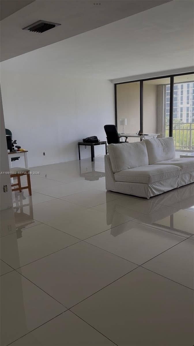 Jockey Club Iii Condo, Miami, FL — 5