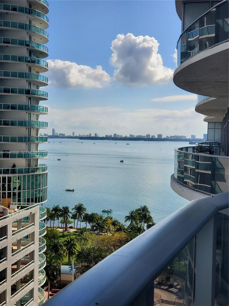 488 NE 18th St # 1805, Miami FL 33132 — 16