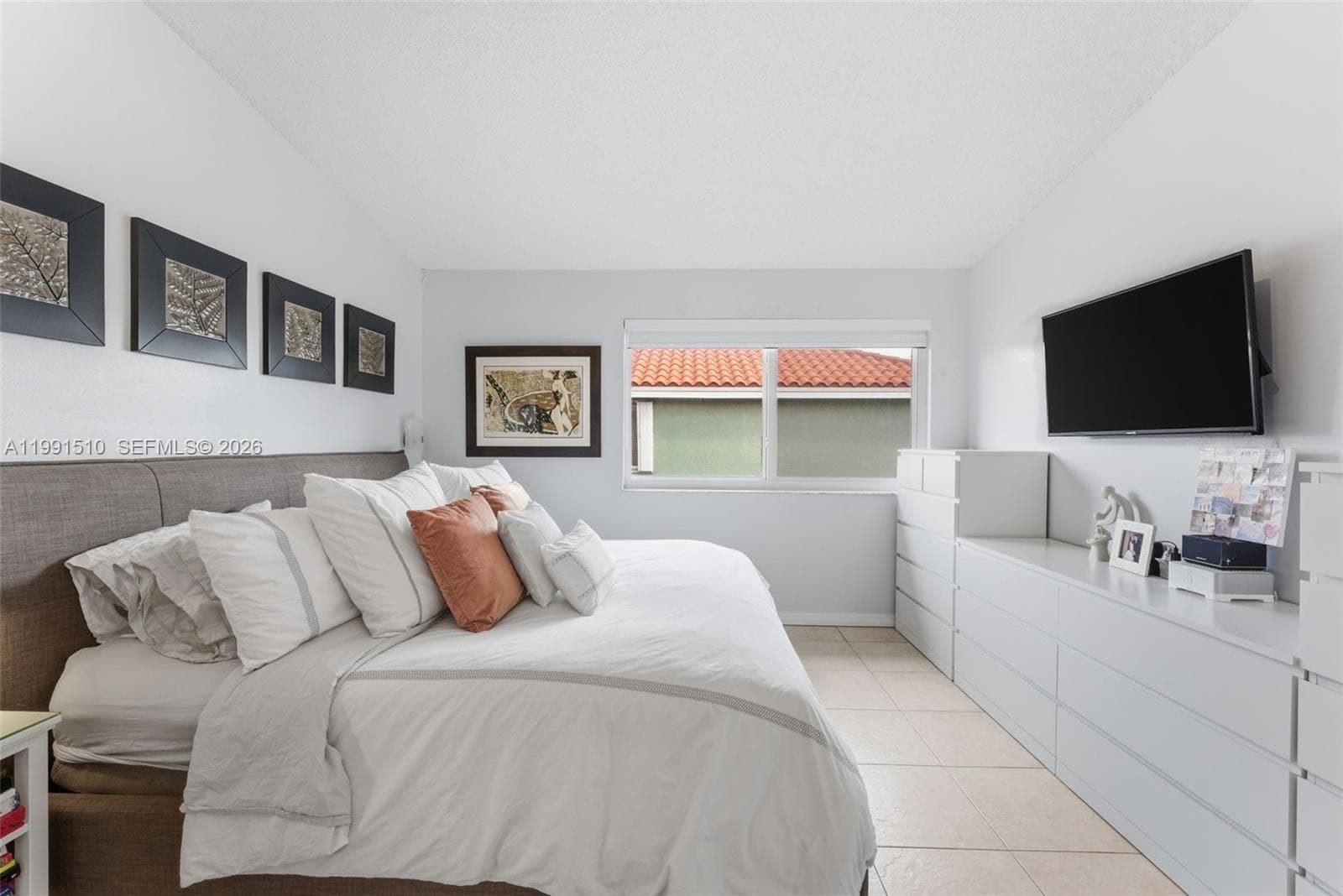 8657 NW 2nd St, Miami FL 33126 — 24