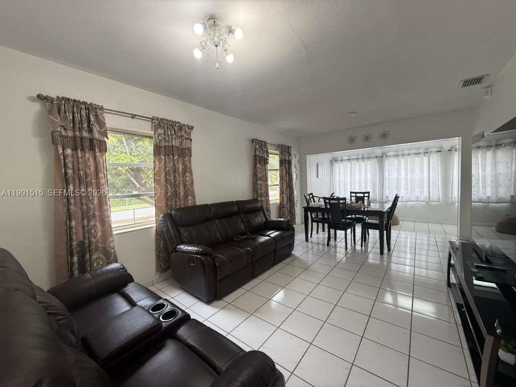 4470 W 1st Ave, Hialeah FL 33012 — 6