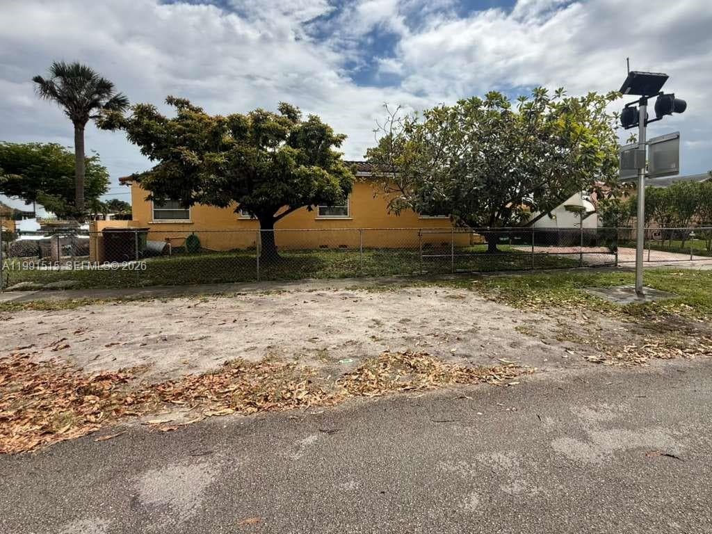 4470 W 1st Ave, Hialeah FL 33012 — 22