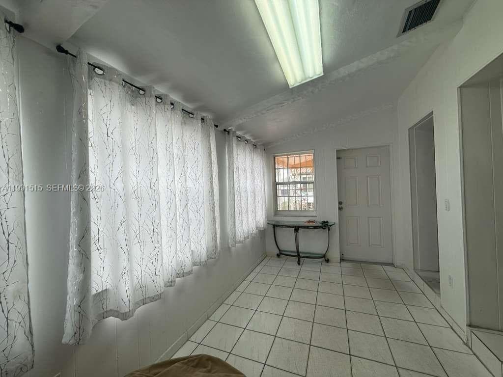 4470 W 1st Ave, Hialeah FL 33012 — 7