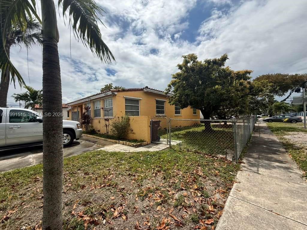 4470 W 1st Ave, Hialeah FL 33012 — 21