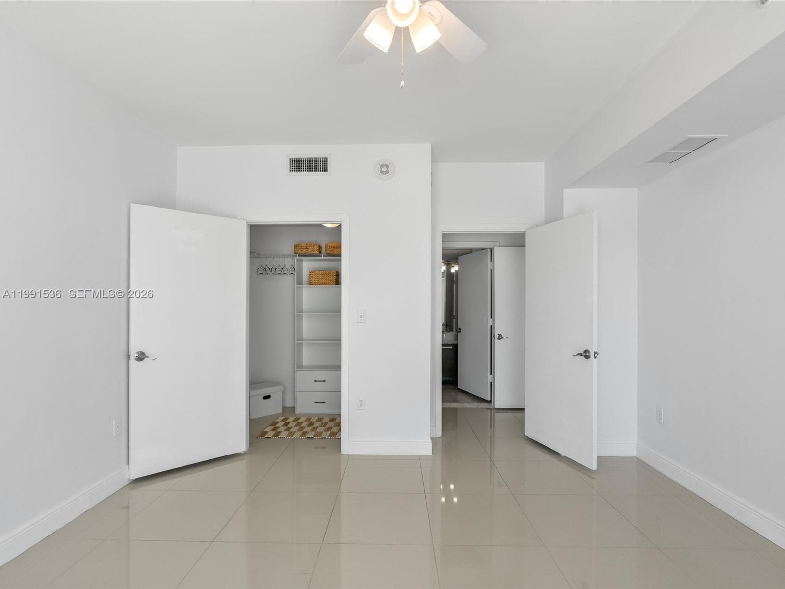 244 Biscayne Blvd # 1605, Miami FL 33132 — 24