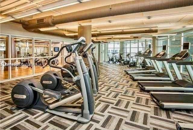 244 Biscayne Blvd # 1605, Miami FL 33132 — 38