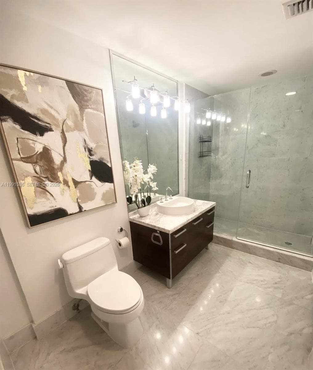 244 Biscayne Blvd # 1605, Miami FL 33132 — 18
