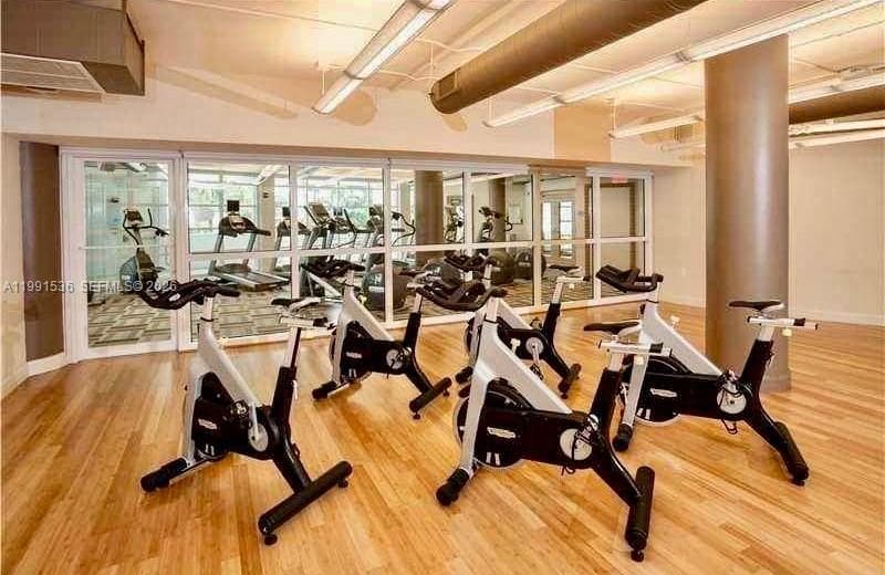 244 Biscayne Blvd # 1605, Miami FL 33132 — 37