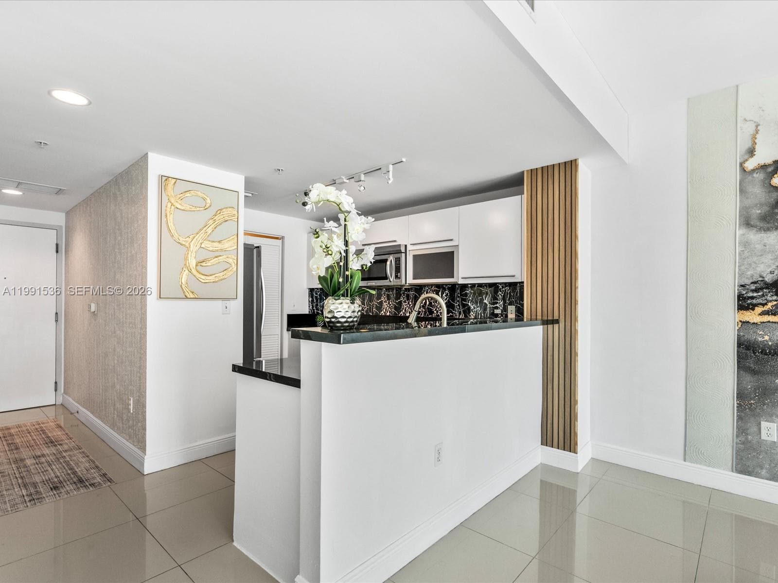 244 Biscayne Blvd # 1605, Miami FL 33132 — 8
