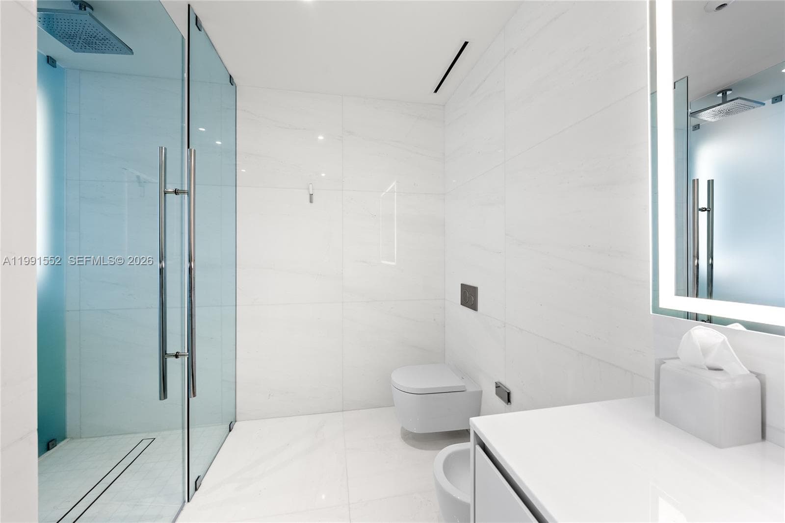 300 Biscayne Boulevard Way # 901E, Miami FL 33131 — 32