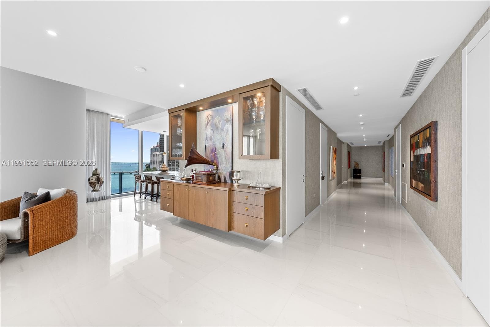300 Biscayne Boulevard Way # 901E, Miami FL 33131 — 41