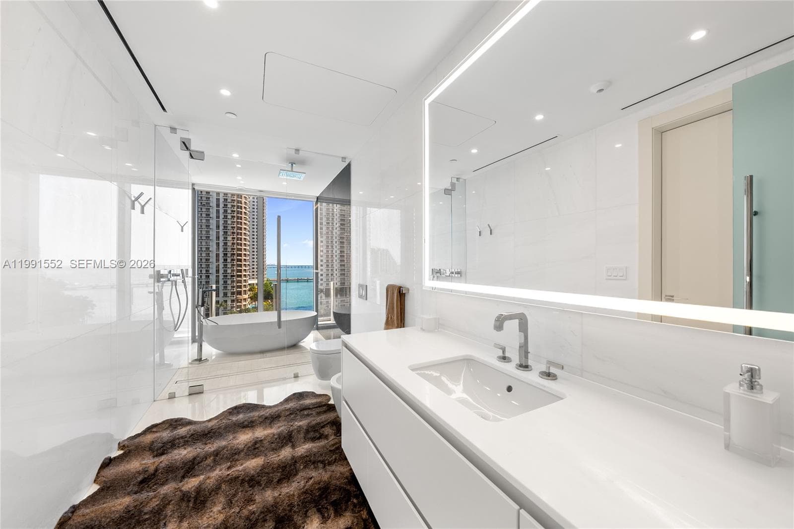 300 Biscayne Boulevard Way # 901E, Miami FL 33131 — 45