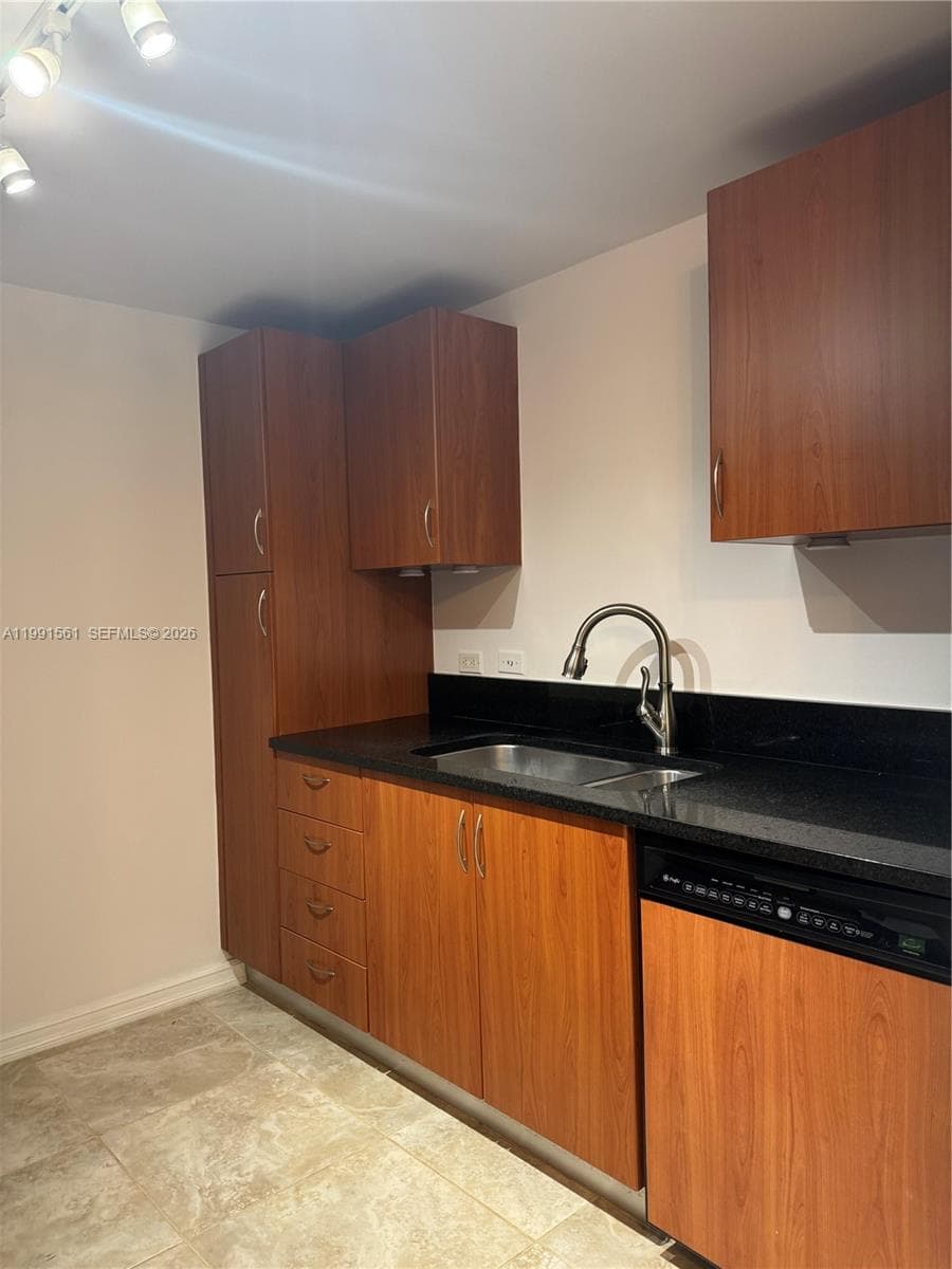 18800 NE 29th Ave # 822, Aventura FL 33180 — 2