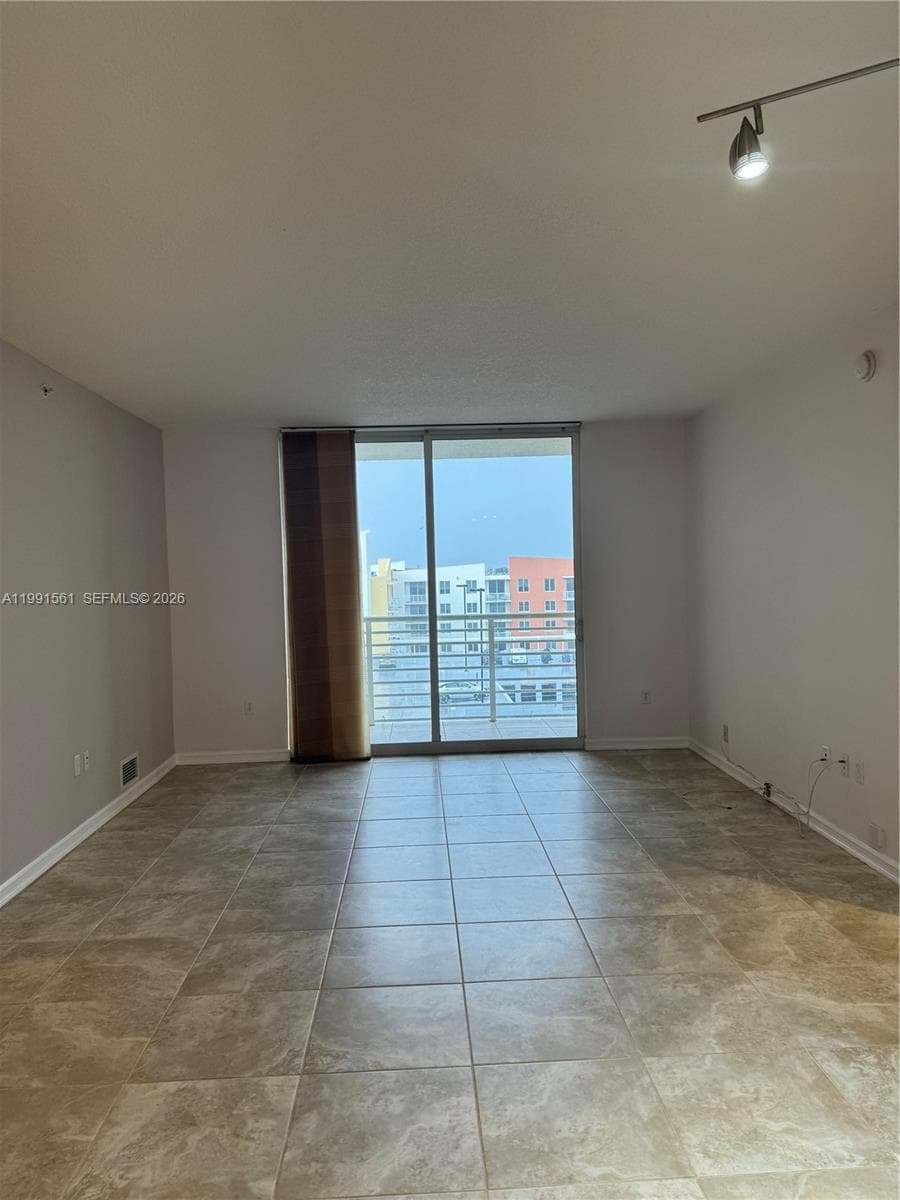 18800 NE 29th Ave # 822, Aventura FL 33180 — 36