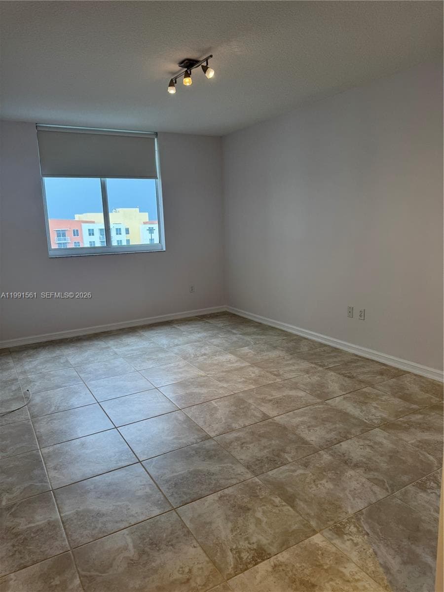 18800 NE 29th Ave # 822, Aventura FL 33180 — 31