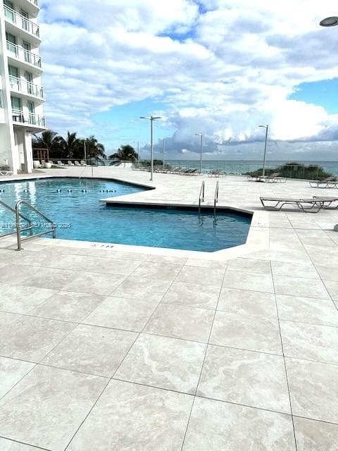 7135 Collins Ave # 625, Miami Beach FL 33141 — 31
