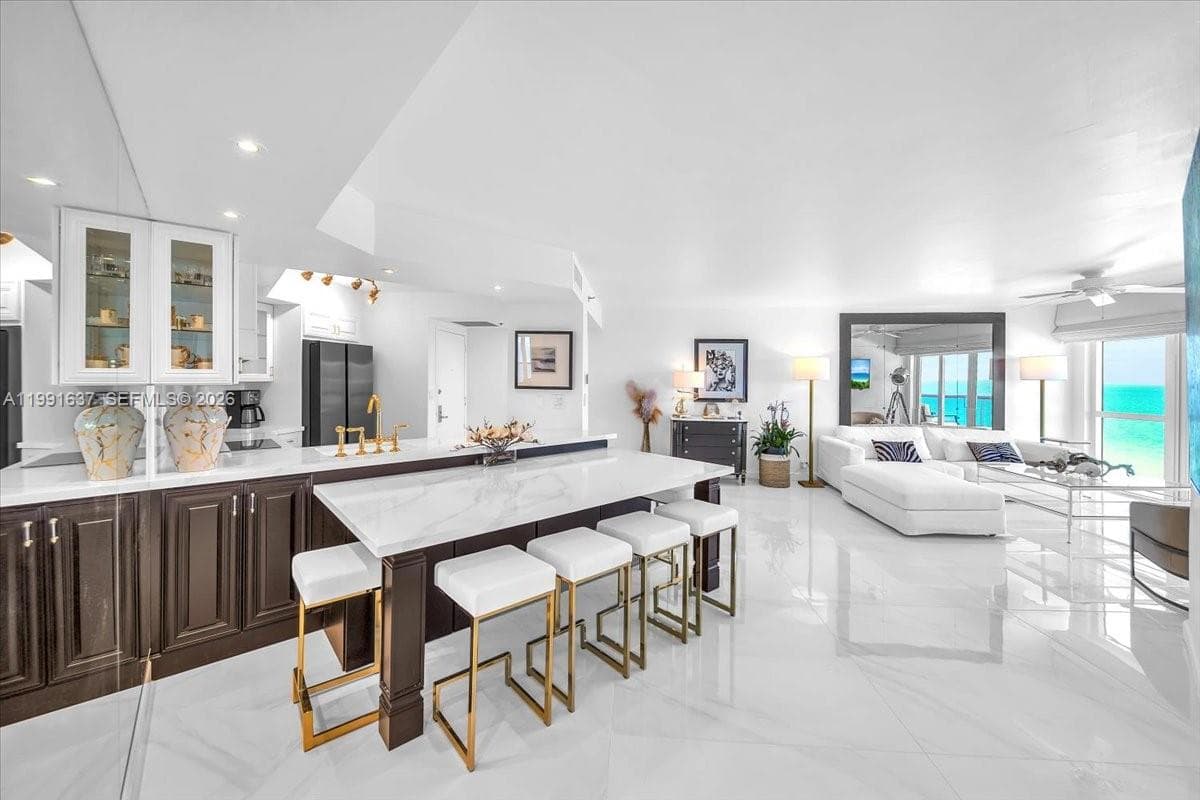 6767 Collins Ave # 1110, Miami Beach FL 33141 — 10