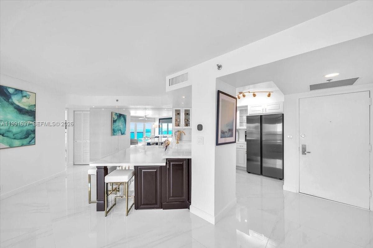 6767 Collins Ave # 1110, Miami Beach FL 33141 — 14