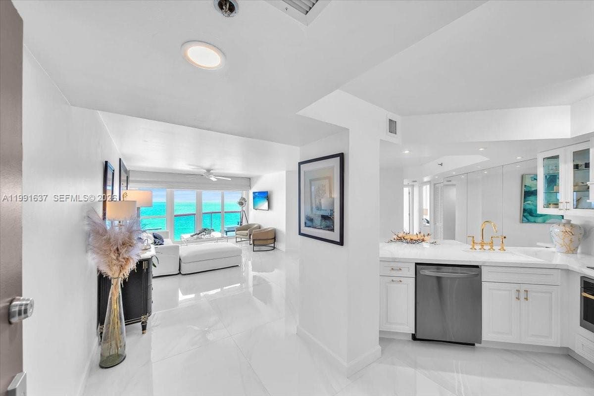6767 Collins Ave # 1110, Miami Beach FL 33141 — 4