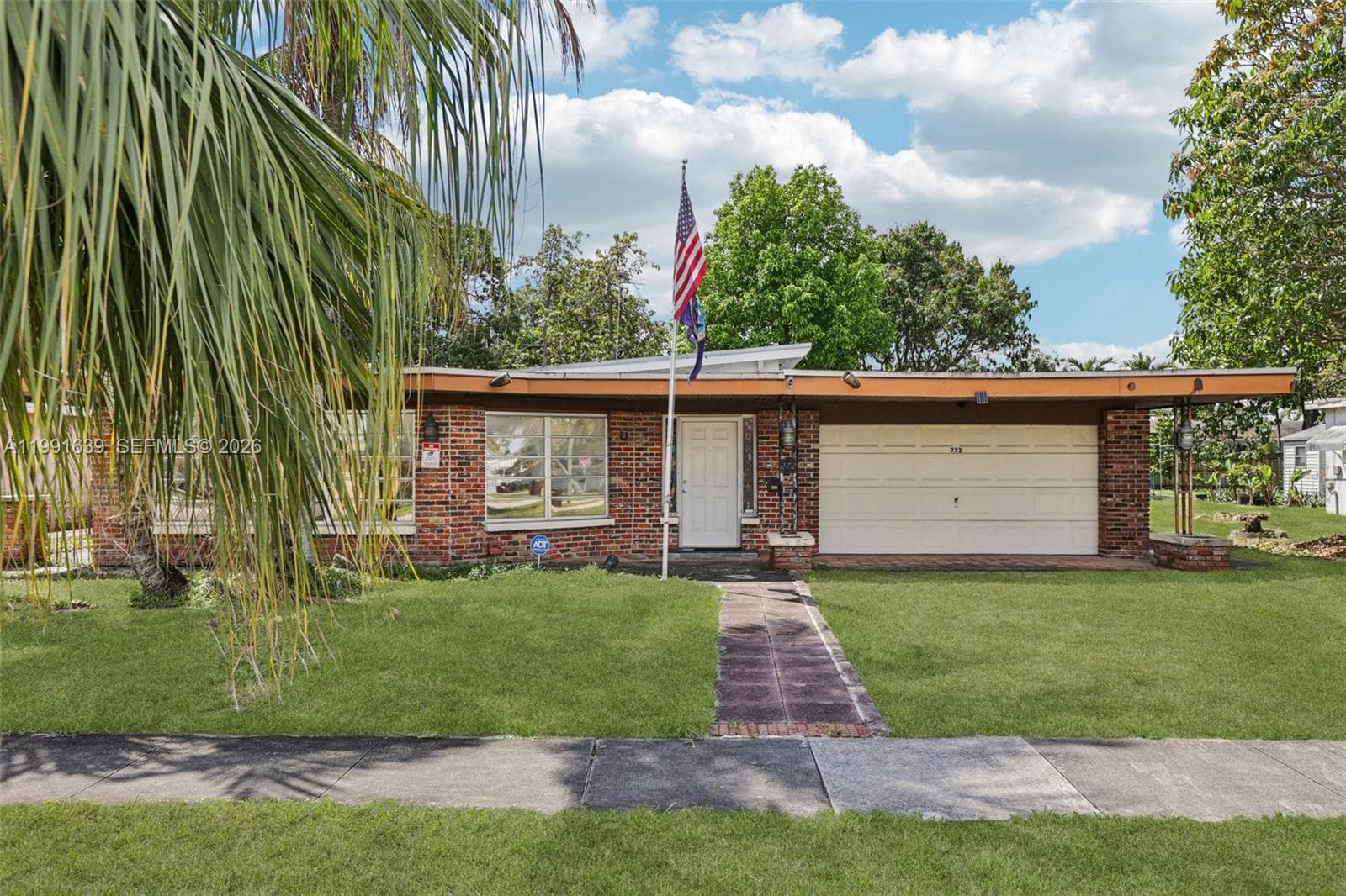 272 W 46th St, Hialeah FL 33012 — 2