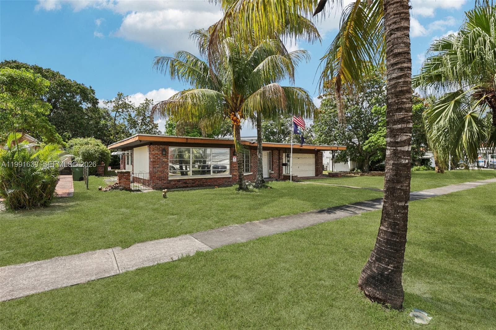 272 W 46th St, Hialeah FL 33012 — 3