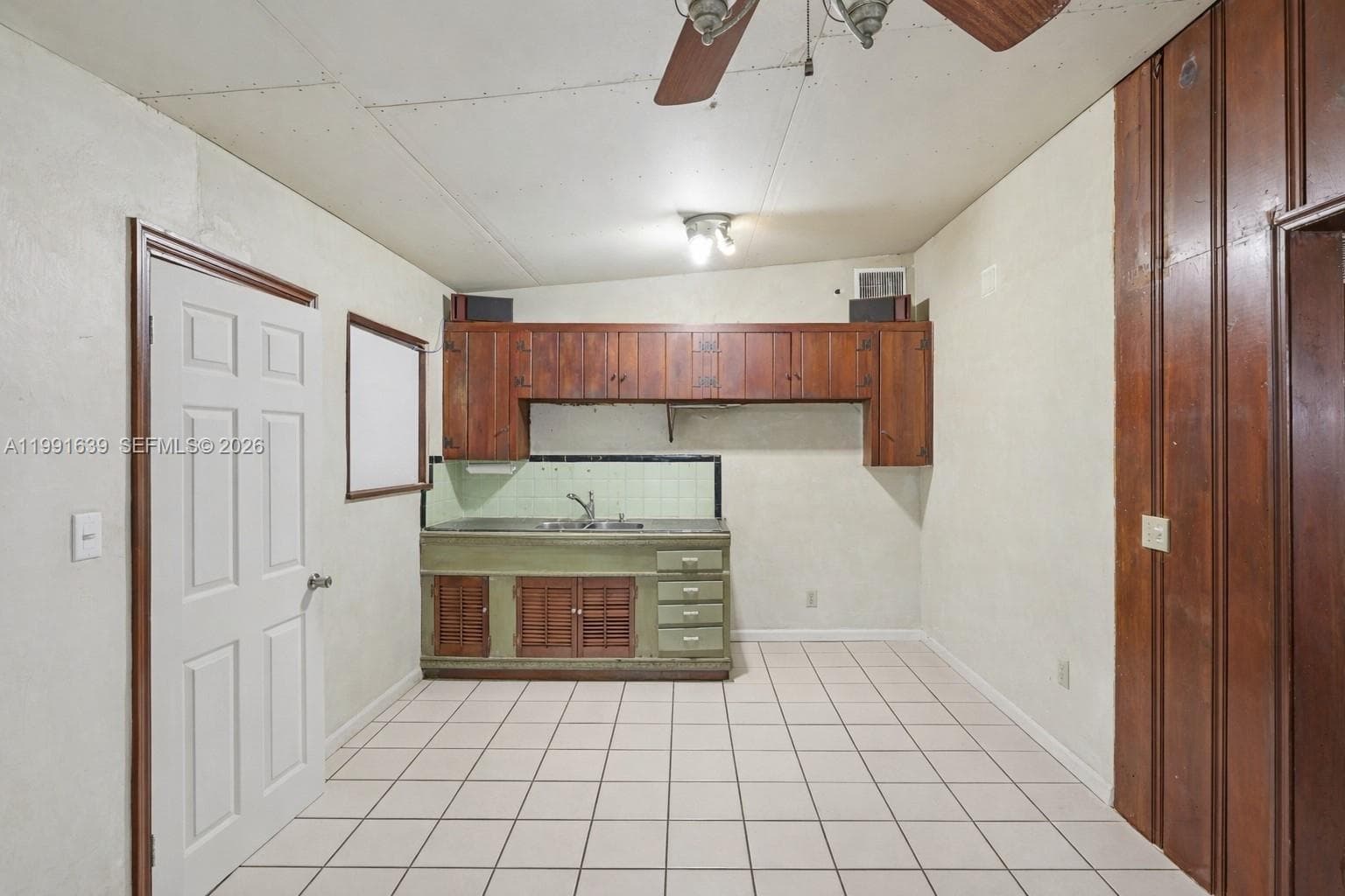 272 W 46th St, Hialeah FL 33012 — 8