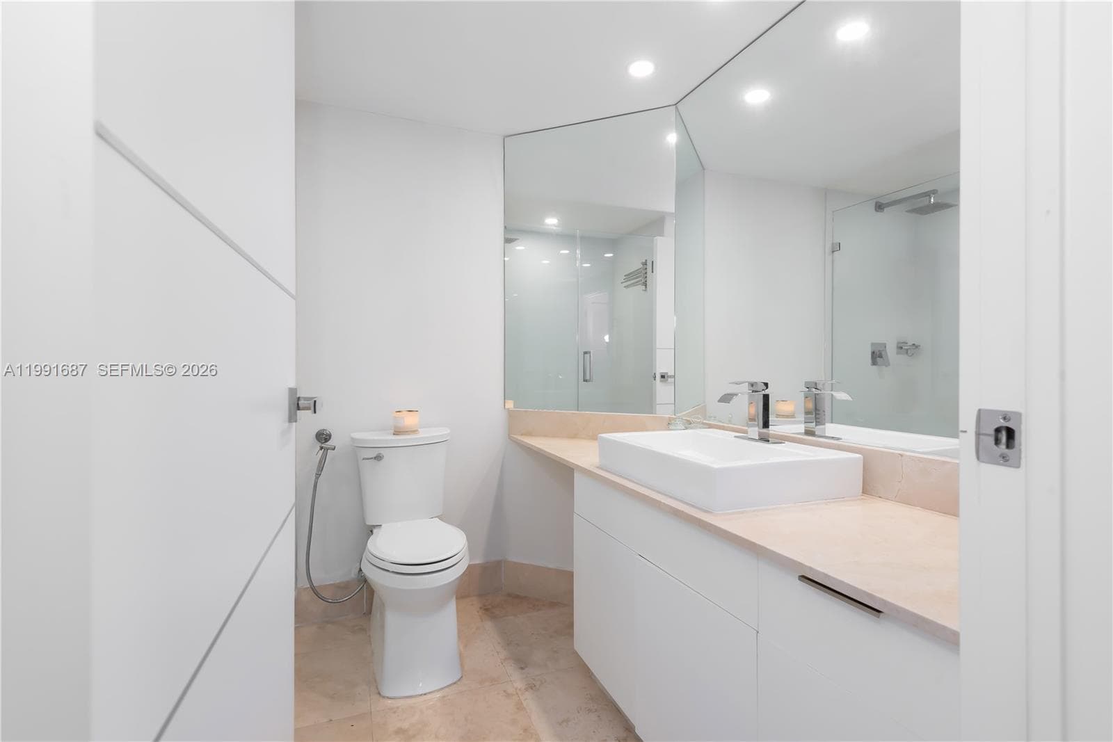 701 Brickell Key Blvd # 1912, Miami FL 33131 — 32
