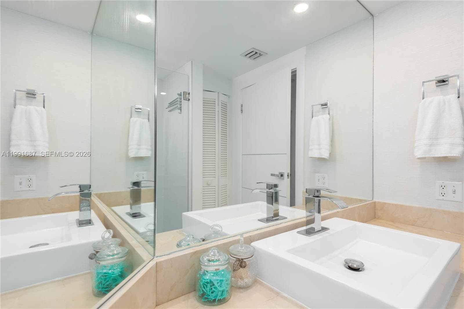 701 Brickell Key Blvd # 1912, Miami FL 33131 — 21