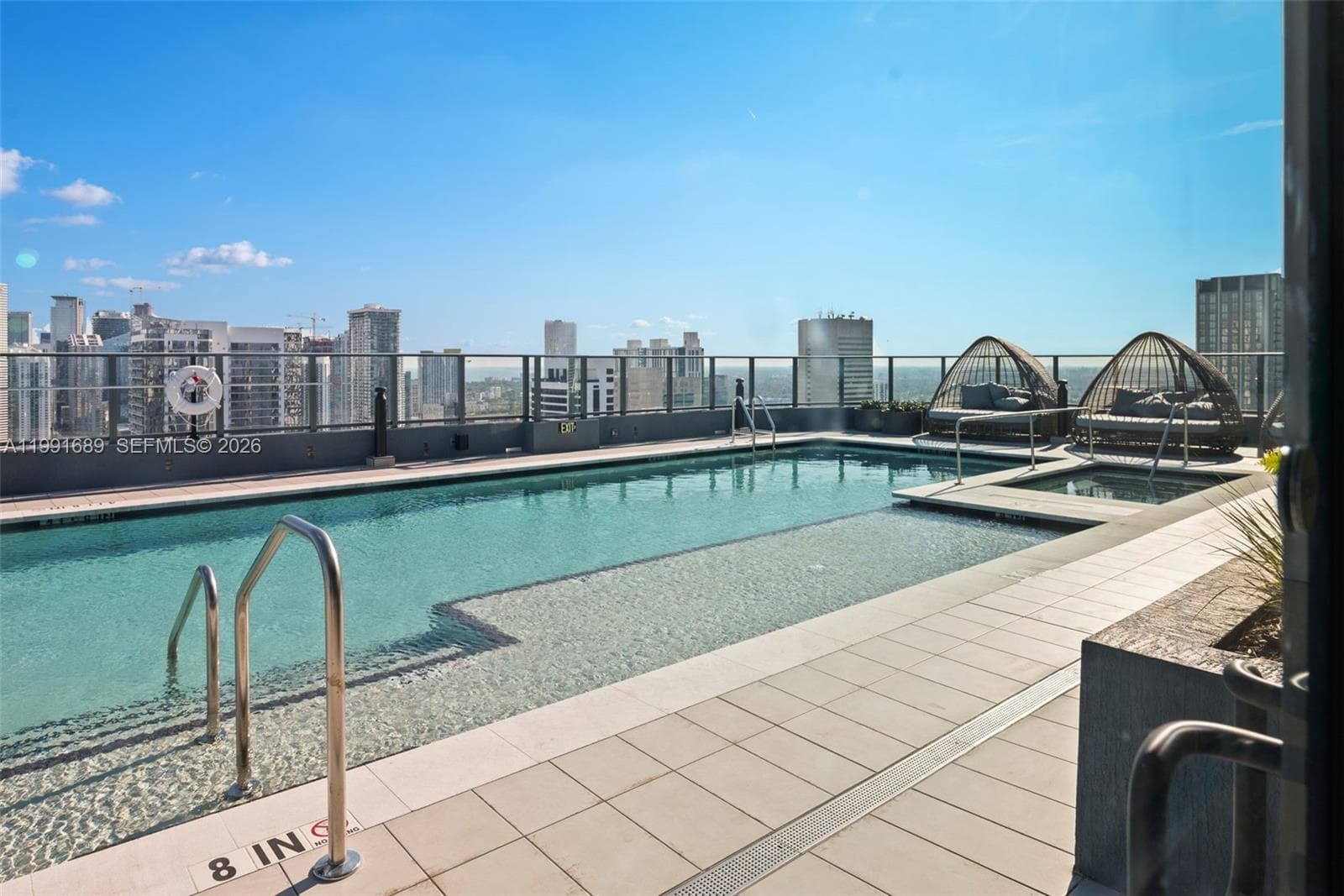 121 NE 5 ST # 3507, Miami FL 33132 — 25