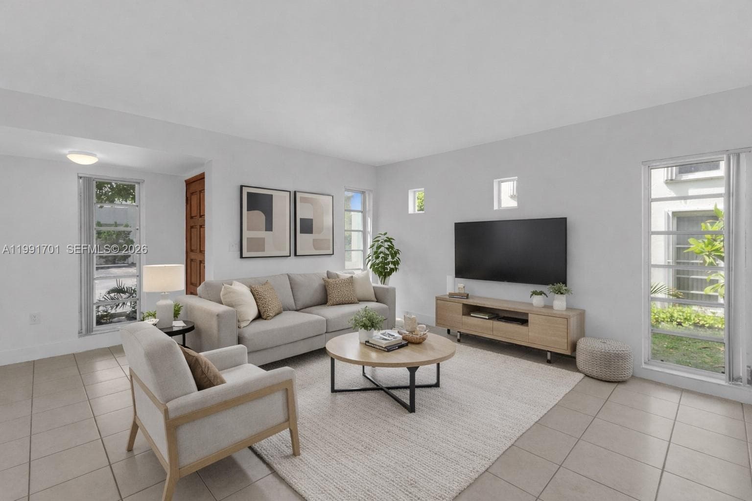 3599 SW 17th St # 3599, Miami FL 33145 — 2